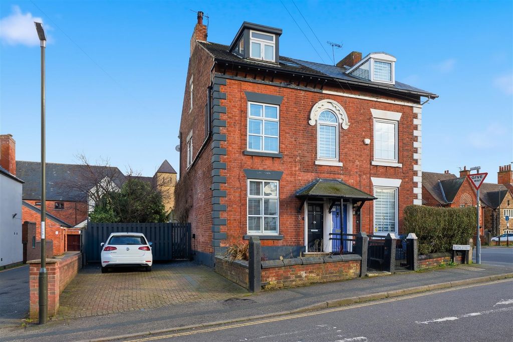 Property photo 1 of 27 P1758109.Jpg