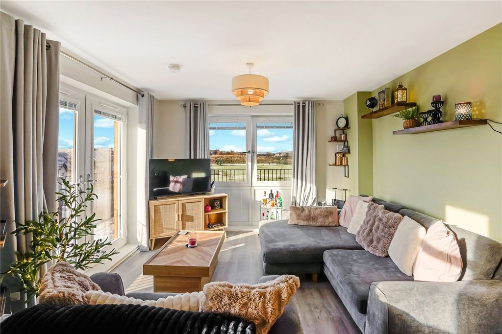 Property photo 2 of 21 Living Area