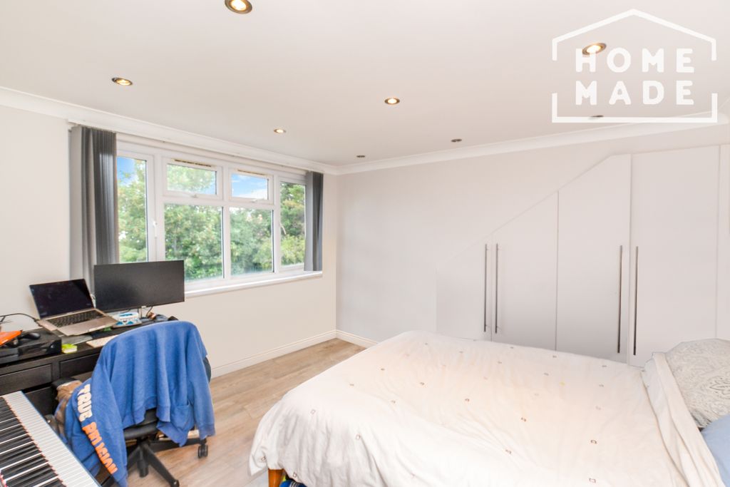 Property photo 3 of 8