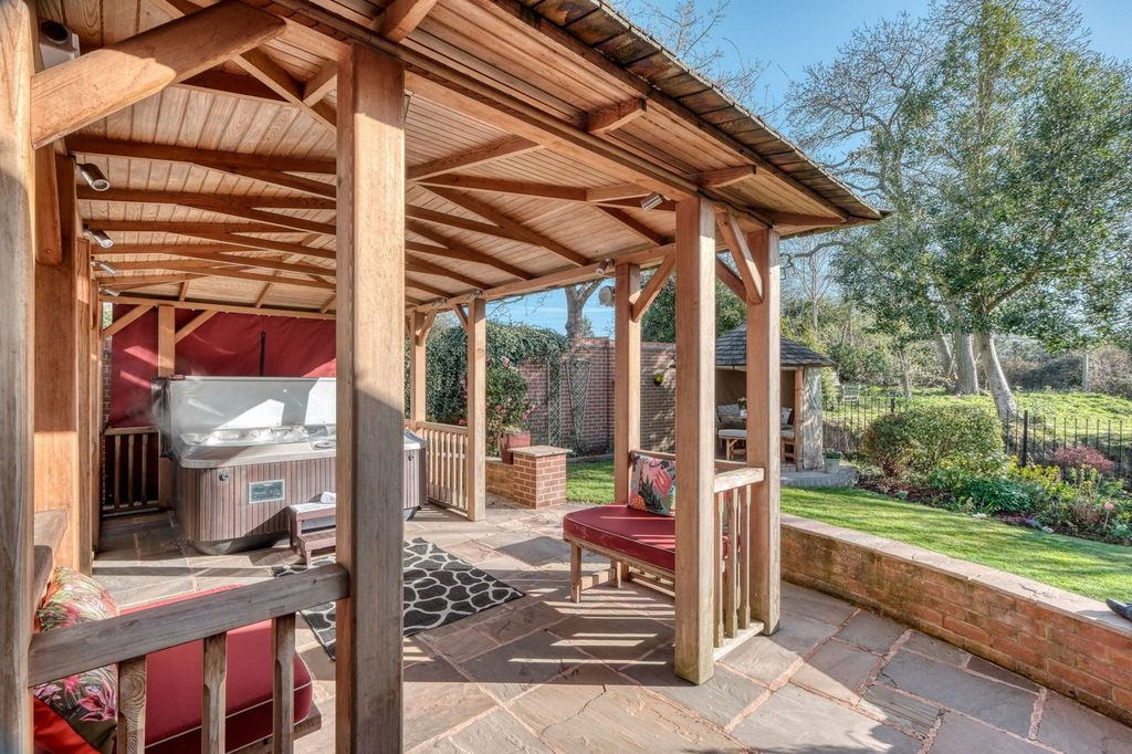 Property photo 3 of 18