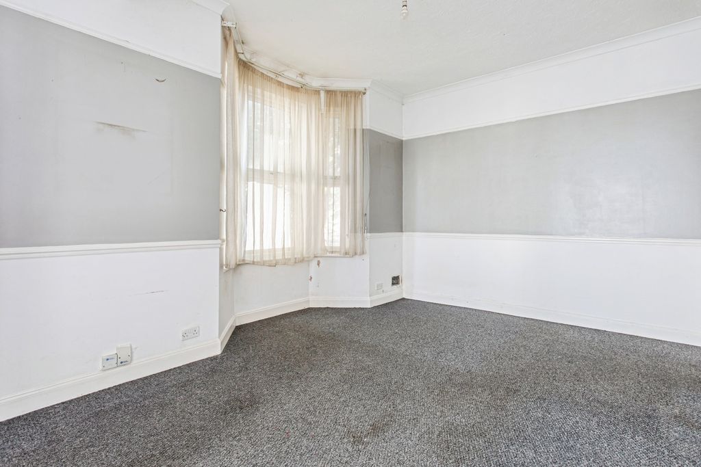 Property photo 3 of 17 Reception Room