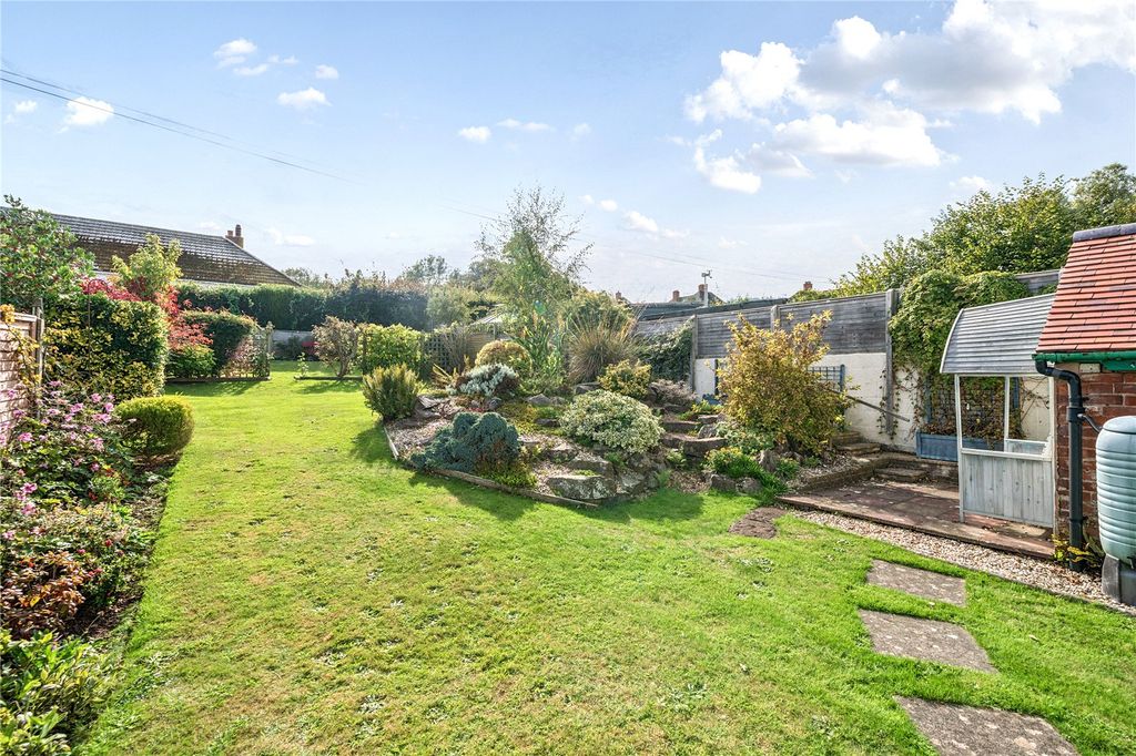 Property photo 3 of 17 Picture No. 02