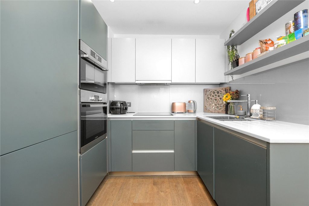 Property photo 3 of 26 Picture No. 16