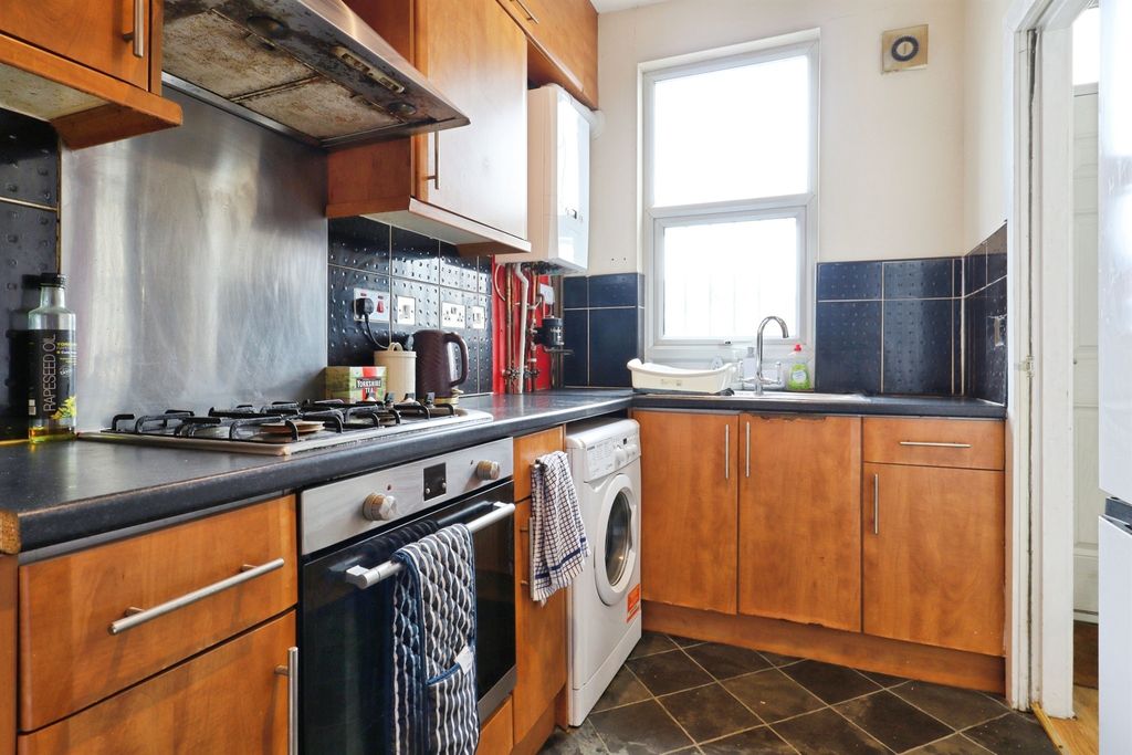 Property photo 2 of 11