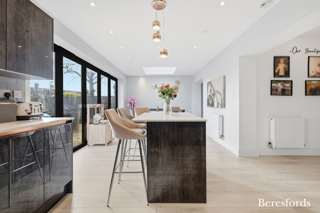 Property photo 3 of 20 Picture No. 25