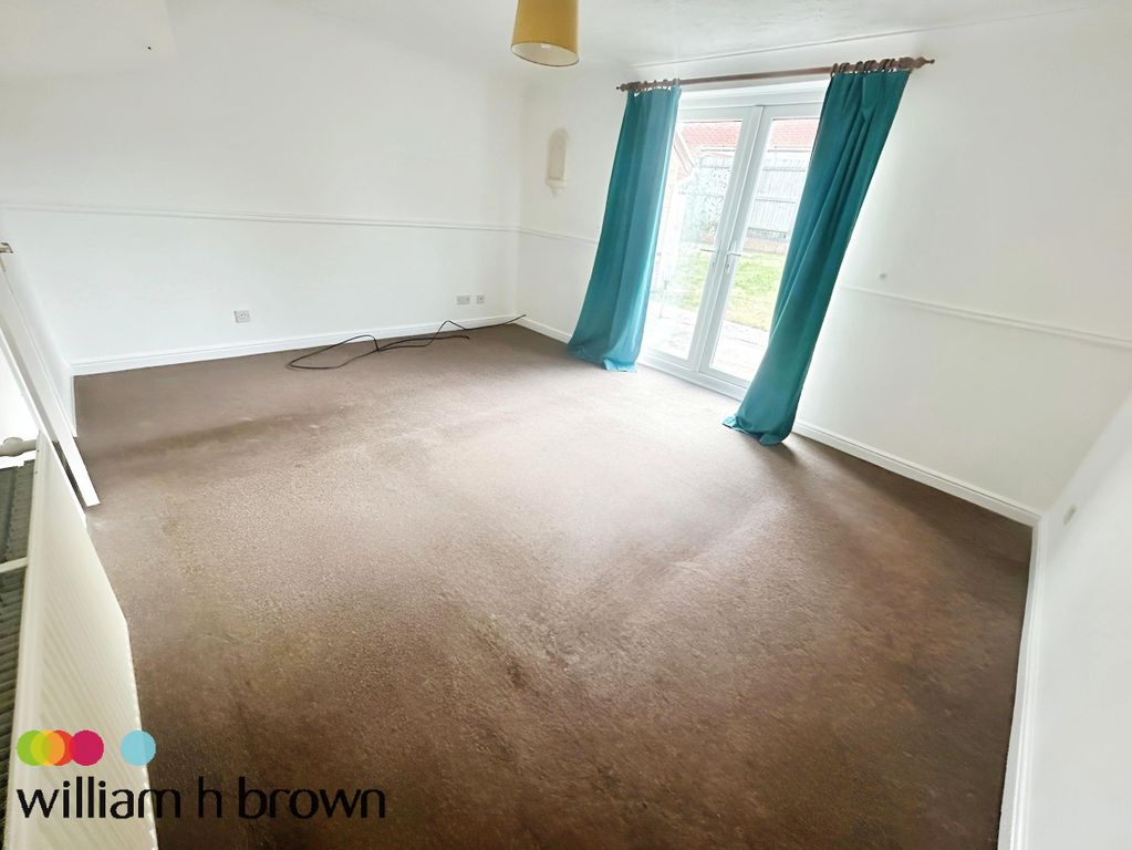 Property photo 3 of 10 Living Room