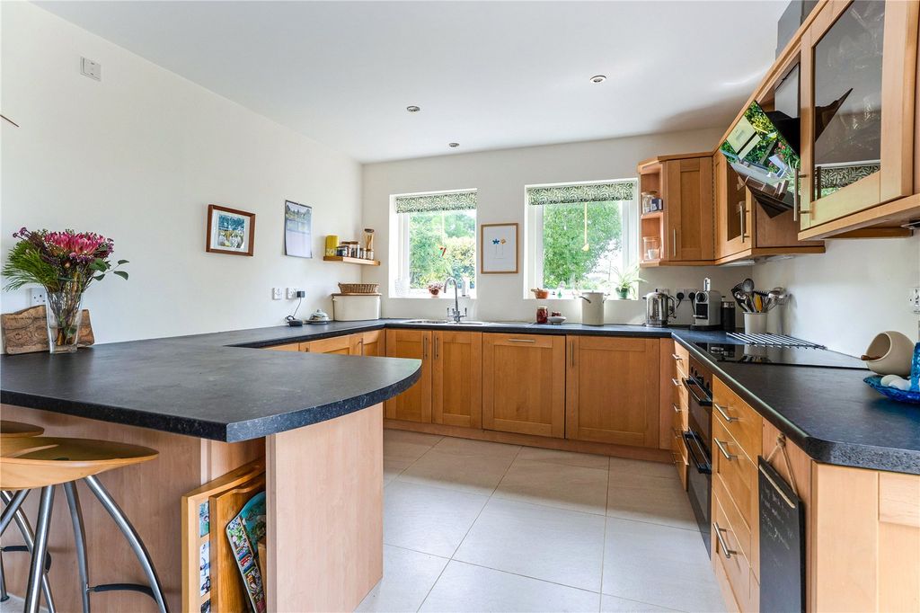 Property photo 3 of 12 Kitchen