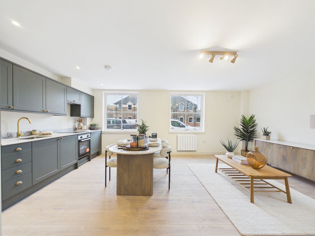 Property photo 1 of 5 Cam03519G0-Pr0498-Still020