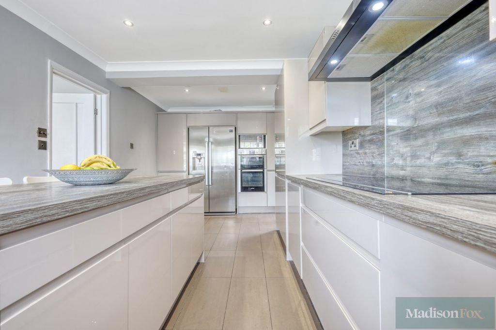 Property photo 2 of 49 Picture No. 96