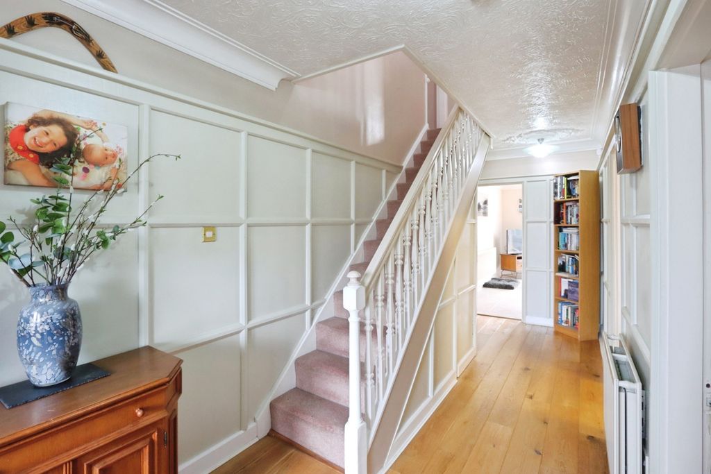 Property photo 3 of 27 Pbox-Img.Jpg
