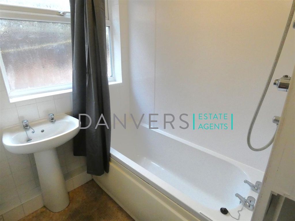 Property photo 3 of 7 P1120492.Jpg