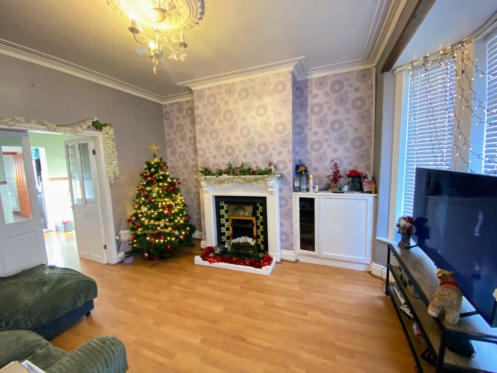 Property photo 2 of 11 Picture No. 17