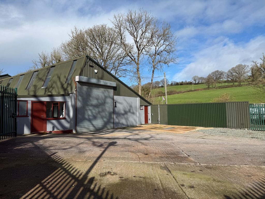 Property photo 2 of 9