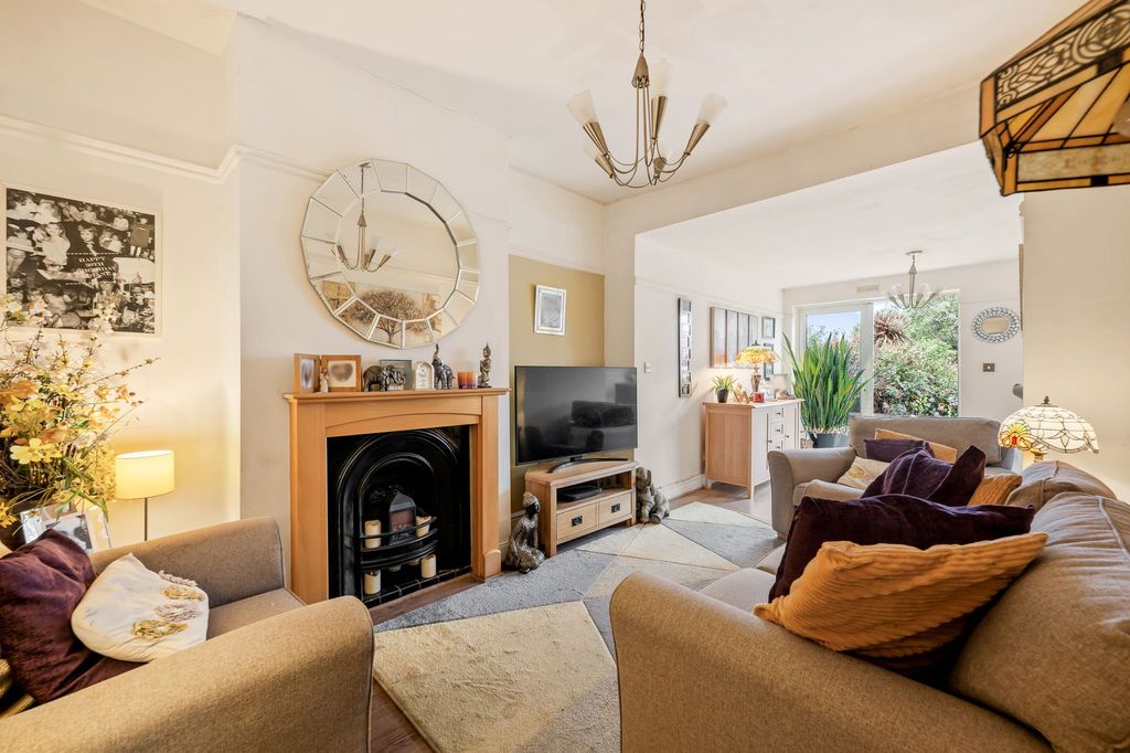Property photo 2 of 17
