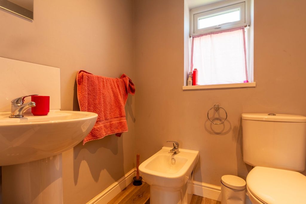 Property photo 3 of 15 Picture No. 02