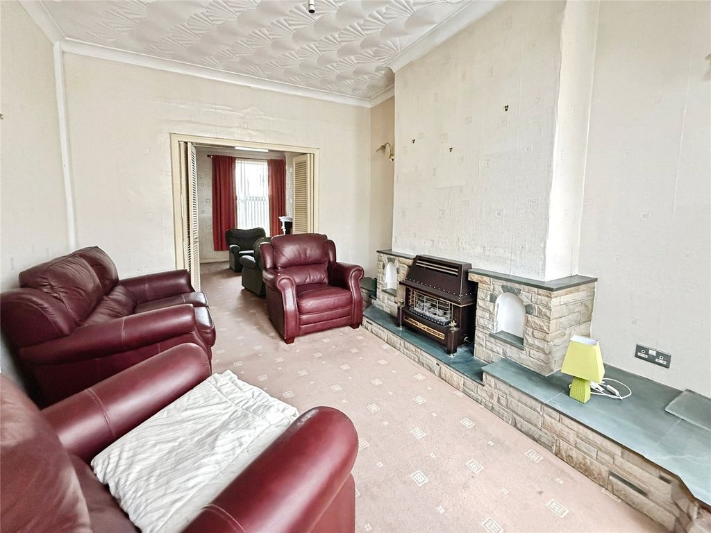 Property photo 3 of 18 Picture No. 02