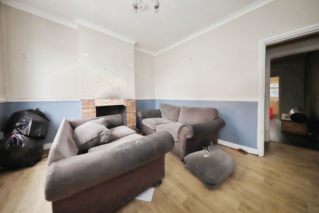 Property photo 2 of 17 Photo