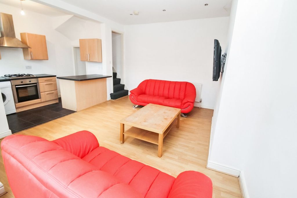 Property photo 2 of 10 Picture No. 11
