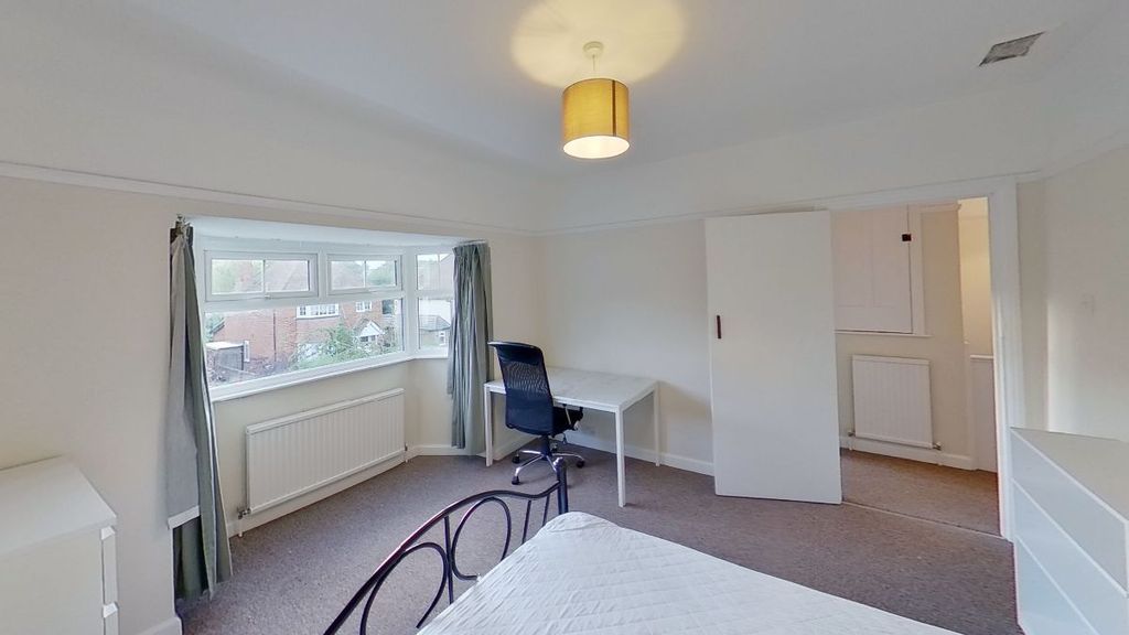 Property photo 3 of 34