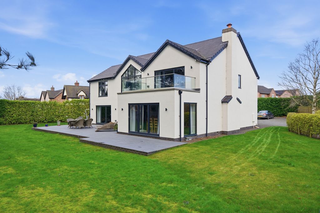 Property photo 1 of 24