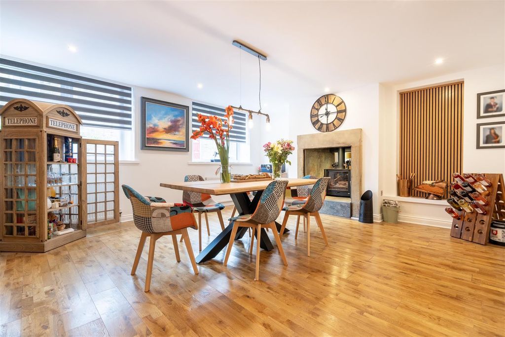 Property photo 2 of 13 Dining Room