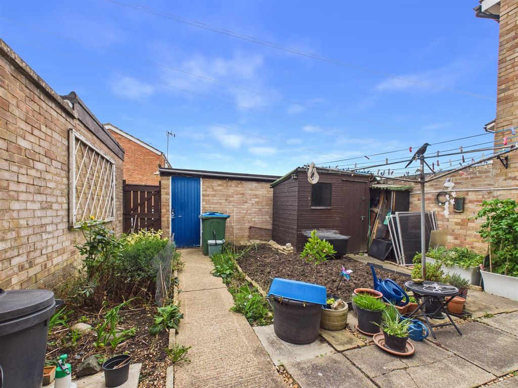 Property photo 3 of 15 Cam03851G0-Pr0046-Still010.Jpg