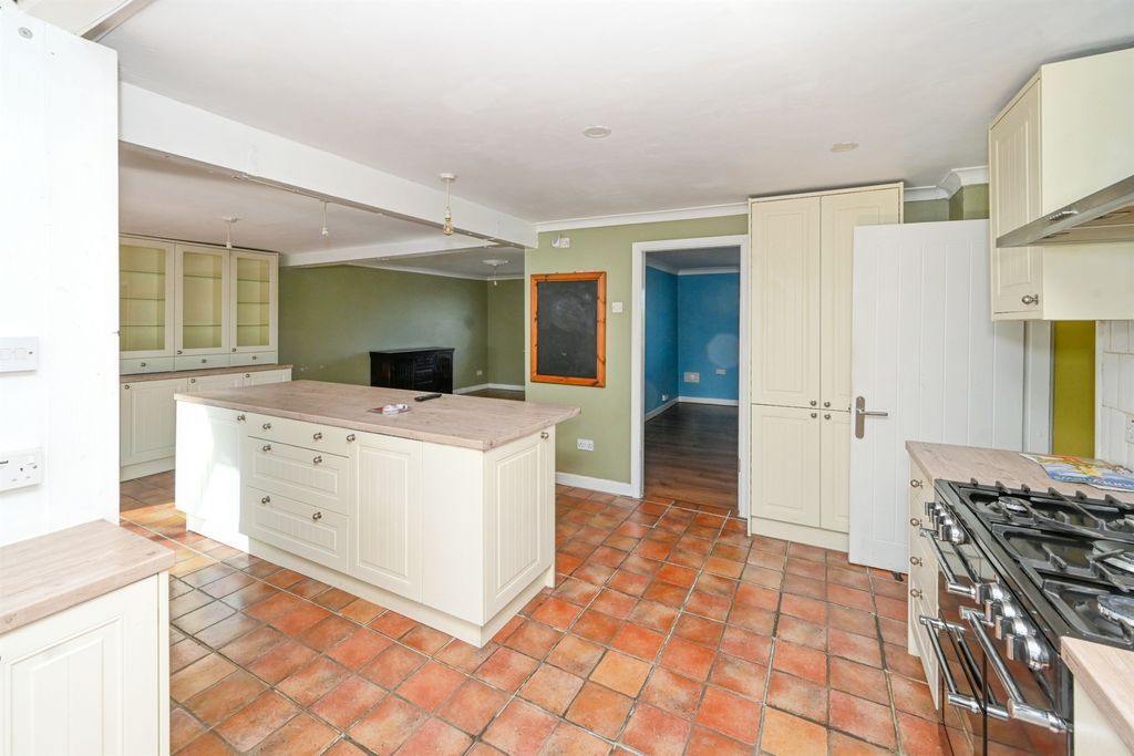 Property photo 3 of 17
