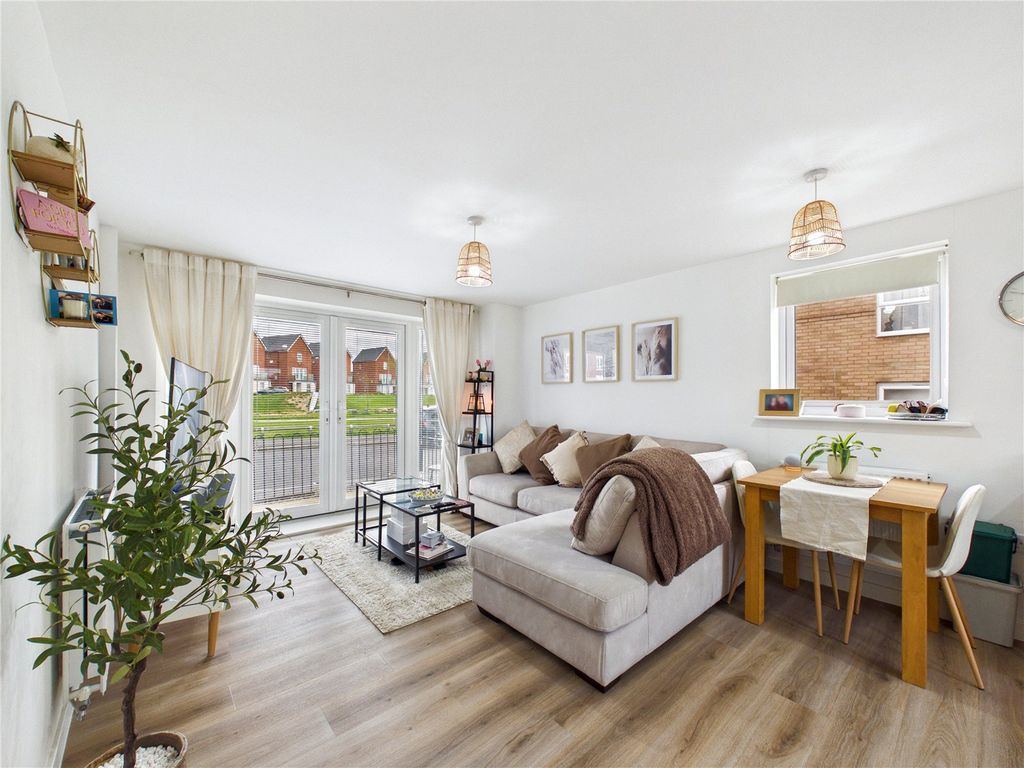 Property photo 2 of 19 Picture No. 17