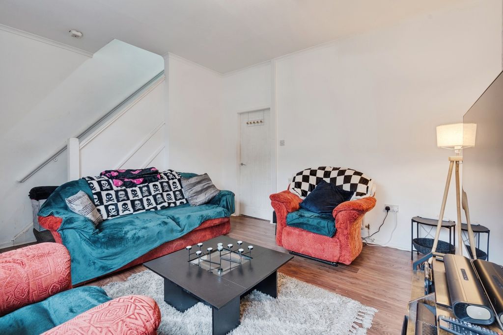Property photo 3 of 28 Pbox-Img.Jpg