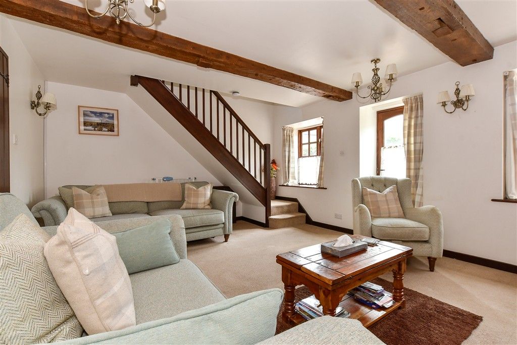 Property photo 3 of 11 Sitting Room