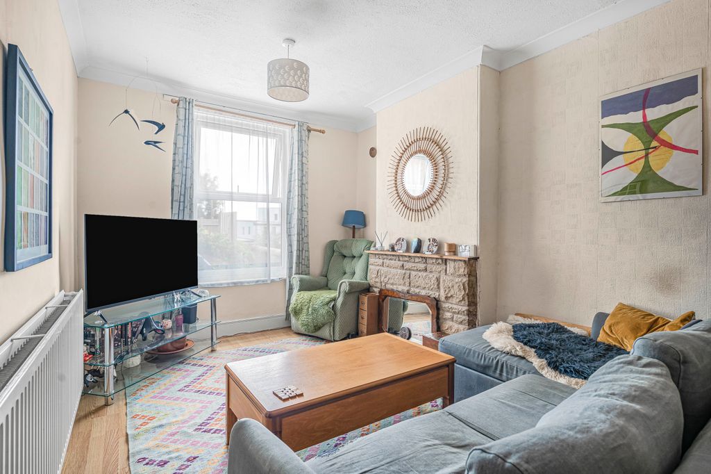 Property photo 2 of 12