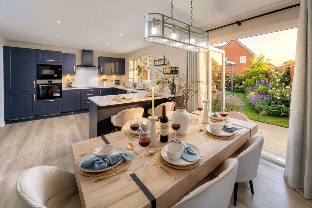 Property photo 3 of 10 Kitchen/Dining