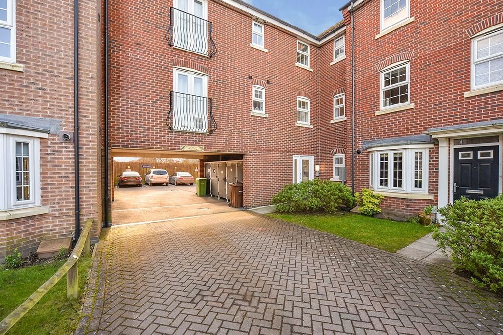 Property photo 1 of 16 Main Page