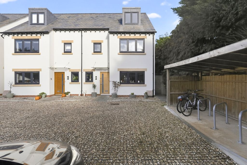 Property photo 1 of 18 Front View