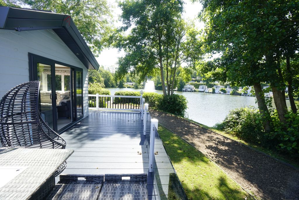 Property photo 1 of 38