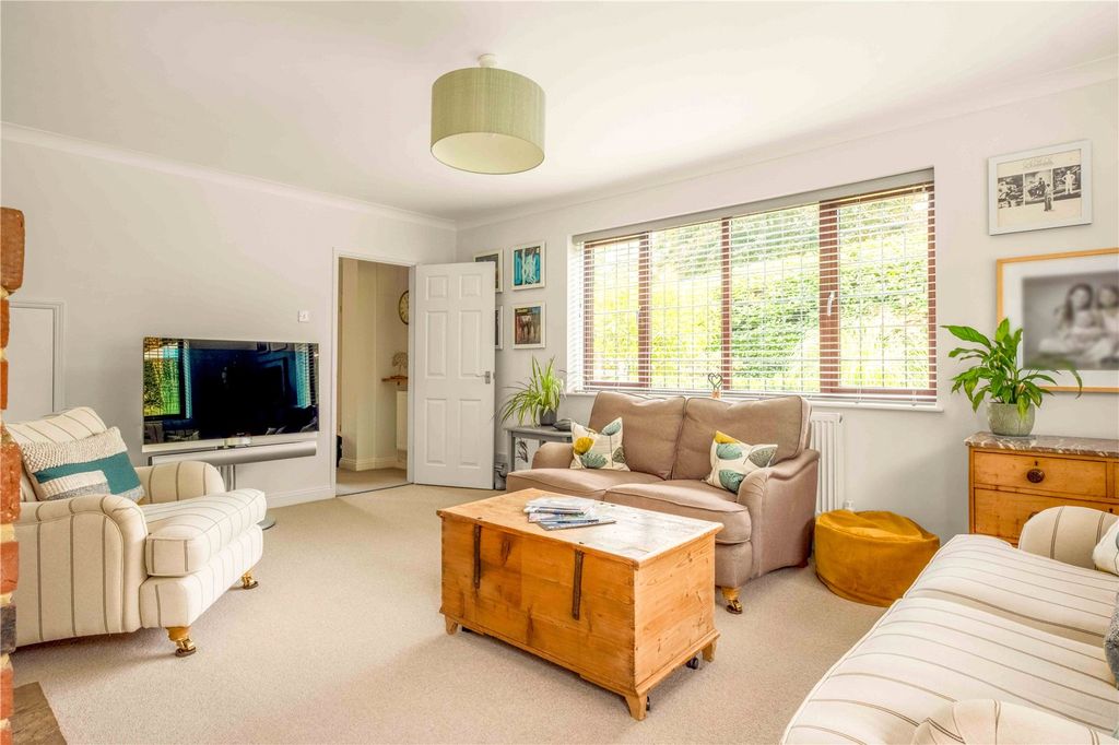 Property photo 3 of 20 Sitting Room