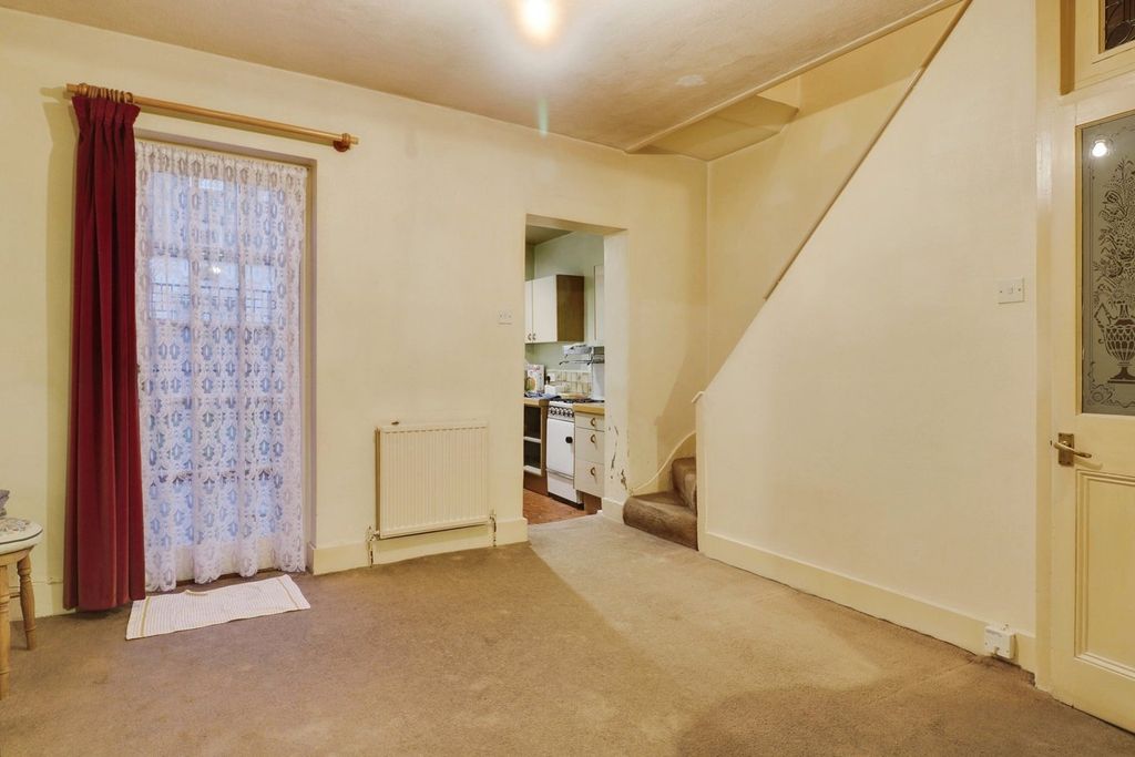 Property photo 3 of 9