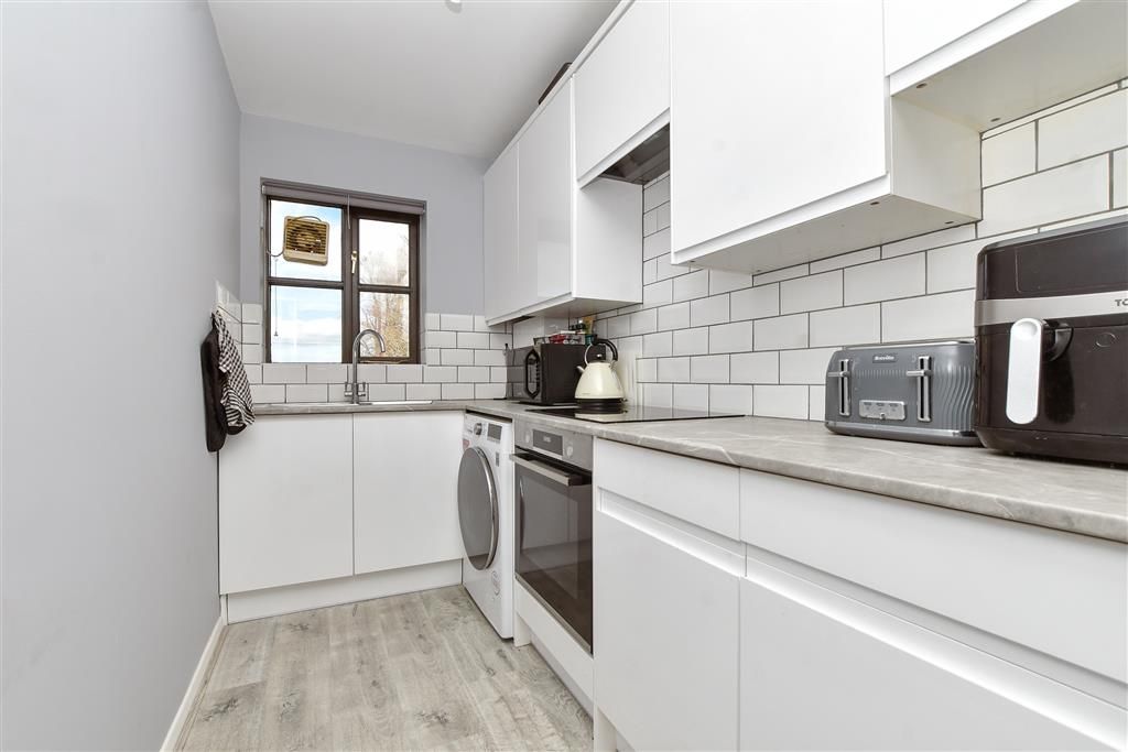Property photo 1 of 9 Kitchen