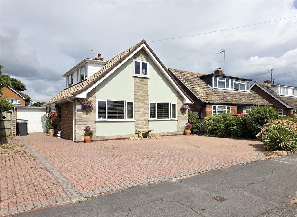 Property photo 1 of 18 62Winfa.Jpg