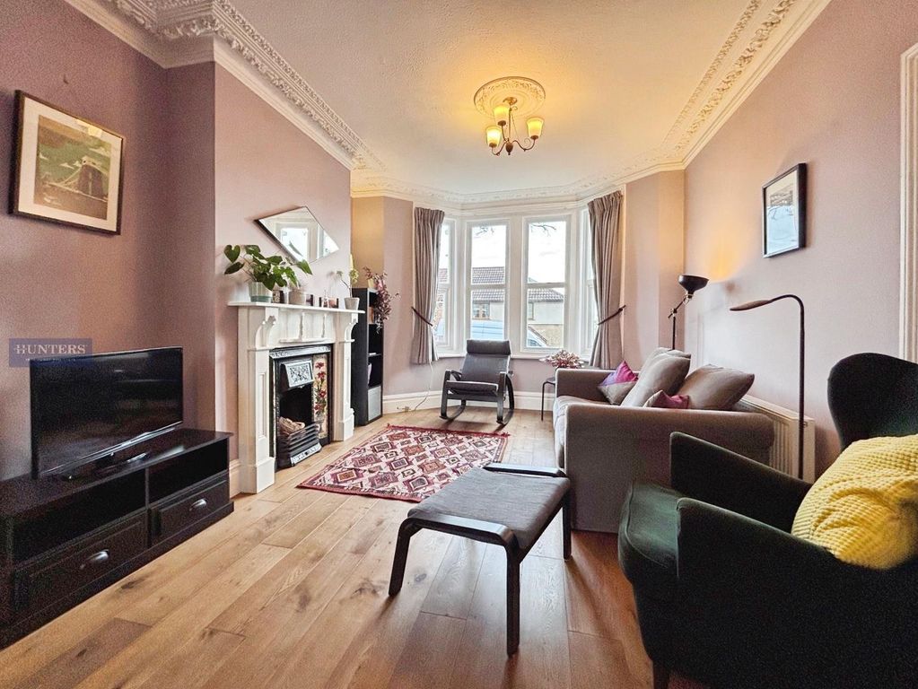 Property photo 3 of 40 Lounge