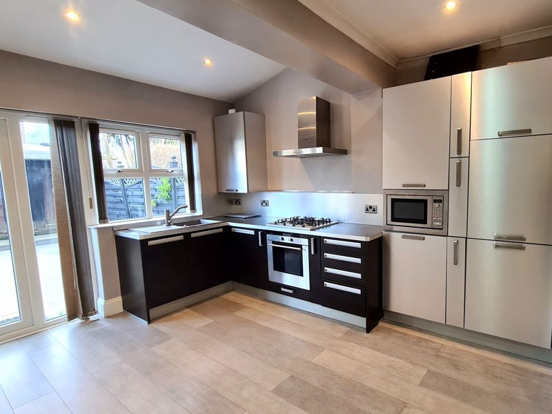 Property photo 3 of 12 Kitchen