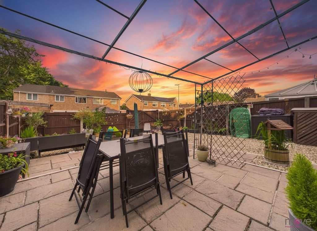 Property photo 2 of 16