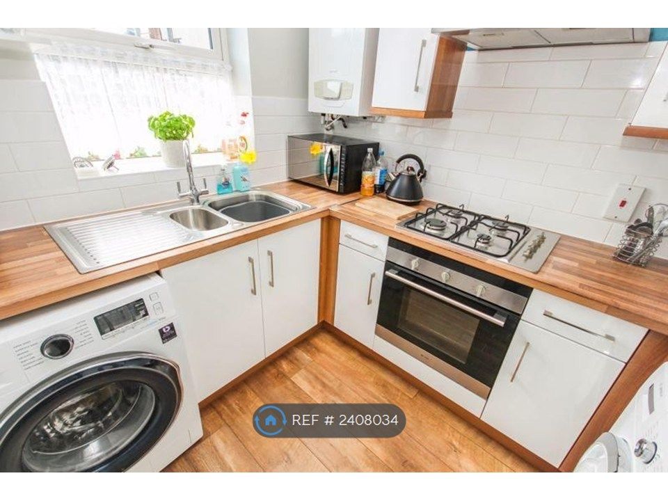 Property photo 3 of 12 Kitchen,