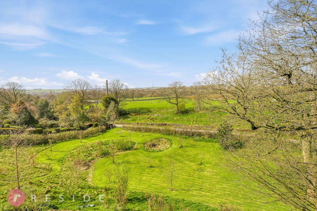 Property photo 3 of 27 Garden Views