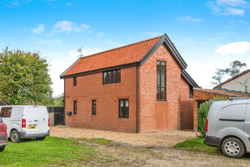 Property photo 2 of 30