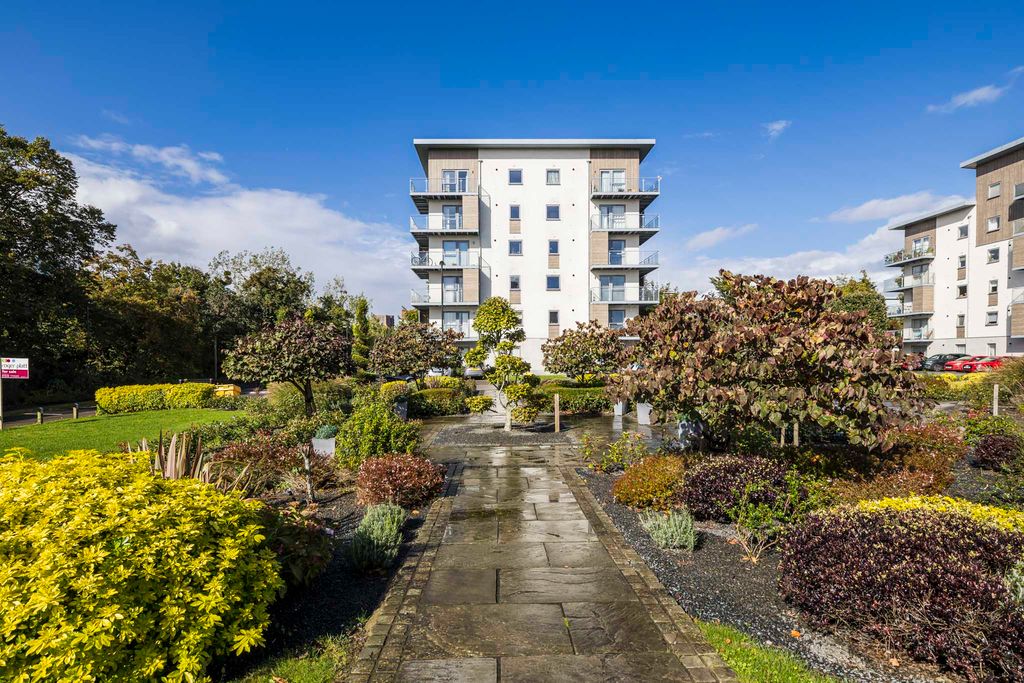 Property photo 1 of 20