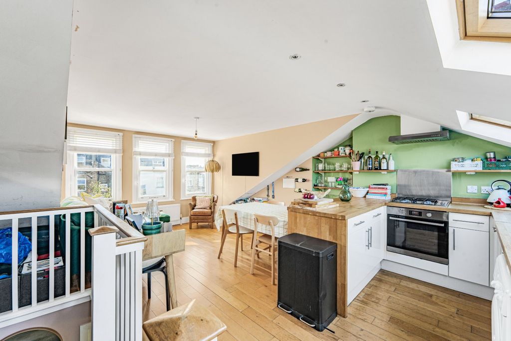Property photo 2 of 15 Reception/Kitchen