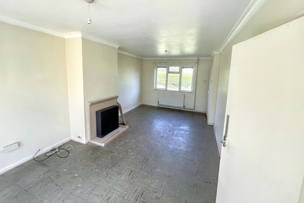 Property photo 3 of 21 11 Honeybrook Close, Chippenham, Wiltshire, Sn14 0Lw