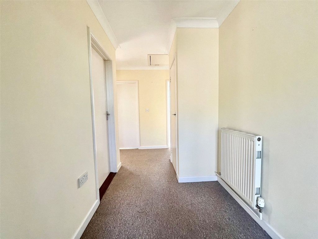 Property photo 2 of 16 Picture No. 18