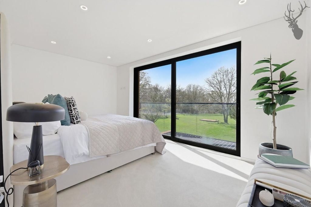 Additional image 20 of 3 bed flat for saleWoodredon Estate, High Beech EN9